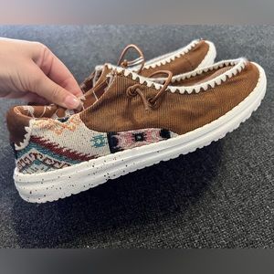 Hey dude women’s size 7